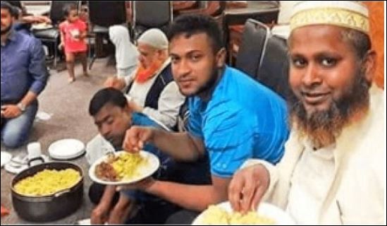 প্রবাসী বাংলাদেশিদের সাথে সেহেরি খান মাশরাফি-সাকিবরা