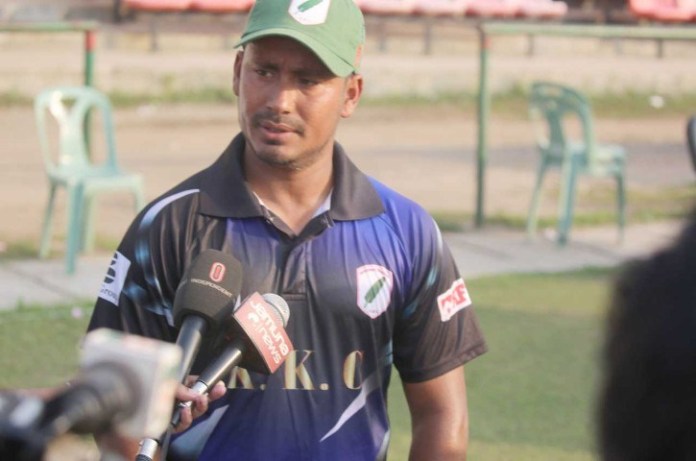 ইংল্যান্ডের বিপক্ষে তাকে রাখা উচিত, কারণ ওর বোলিং দুর্দান্ত : আশরাফুল