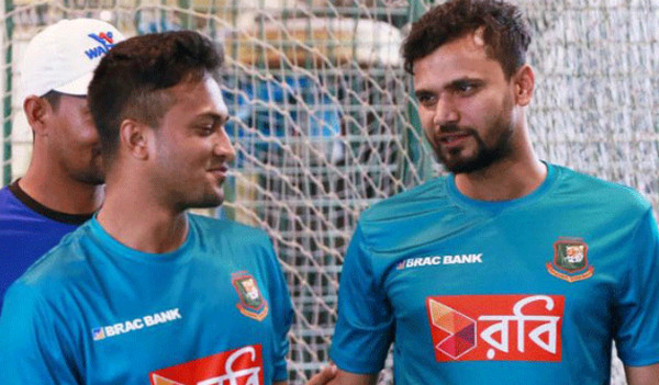 সাকিবের ব্যাটিং নিয়ে মাশরাফির প্রশংসা