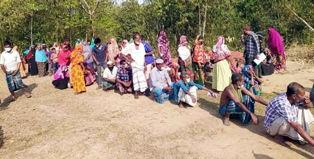 যে কারনে কাঁদতে কাঁদতে বাড়ি ফিরল তিন শতাধিক পরিবার