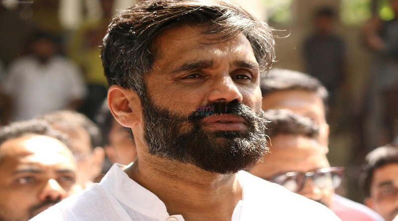 ১২৮ জন তরুণীকে বাঁচিয়েছেন সুনীল শেঠি