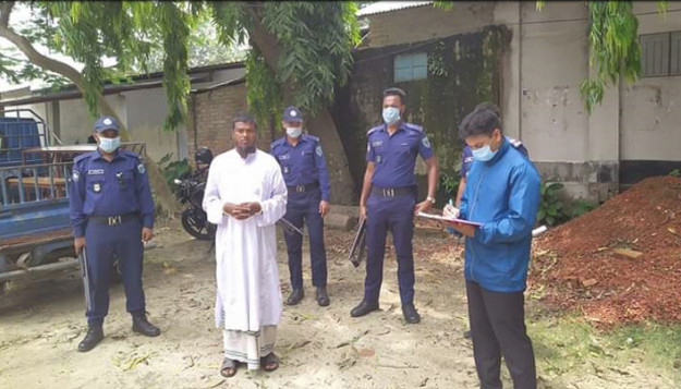প্রধানমন্ত্রীর দেয়া মসজিদের টাকা আত্মসাত, ইমামের কারাদণ্ড