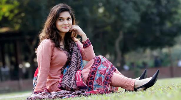 অবশেষে চ্যালেঞ্জটা নিয়েই নিলেন মিথিলা