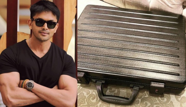 আরিফিন শুভ’র বাসায় এলো অদ্ভূত ব্রিফকেস, রহস্যের সৃষ্টি