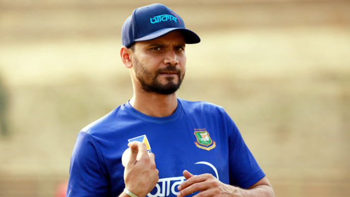 মাশরাফিকে নিতে শুরু হয়েছে ২ দলের টানাটানি