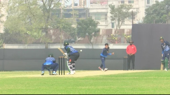 আবারও ব্যাটিং ঝড় দেখালেন সাকিব