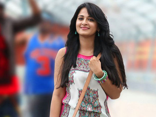 যে ক্রিকেটারকে বিয়ে করছেন অনুষ্কা শেট্টি