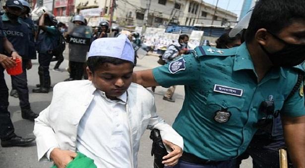 ‘শিশুবক্তা’রফিকুলের বিয়ে নিয়ে ধোঁয়াশা ও তার ফোন অশ্লীল ভিডিওতে ঠাসা