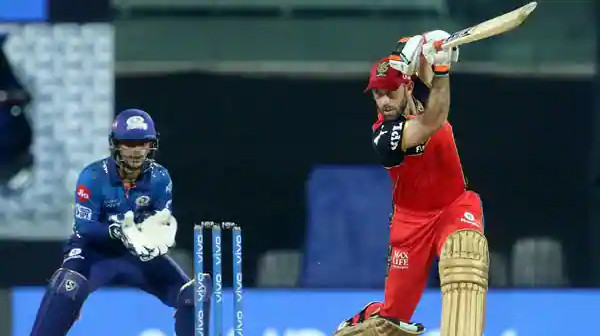 ম্যাক্সওয়েলকে ৪ এ ব্যাট করতে পাঠানো হল কেন জানালেন কোহলি