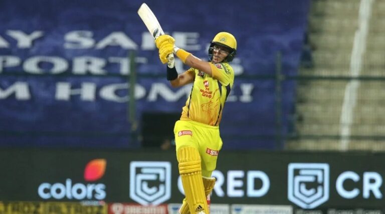 কারানের ব্যাটিং ঝড়ে বিশাল রানের টার্গেট দিলো চেন্নাই