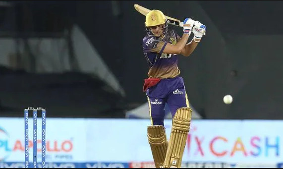সাকিবের পরিবর্তে দলে জায়গা পাওয়া নারিন আউট হলেন ০ রানে একই ওভারে মর্গ্যানও আউট