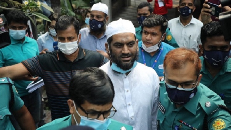 ব্রেকিং নিউজ : আবারও রিমান্ডে নেয়া হলো মামুনুল হককে