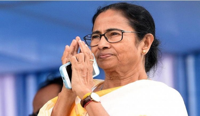বিশাল জয় পাওয়ার পর মুখ্যমন্ত্রীর পদ থেকে পদত্যাগ করলেন মমতা