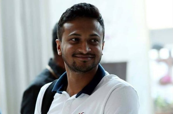 আবারও পুরনো জায়গায় ফিরছেন সাকিব