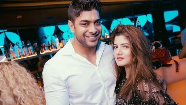 যে কারণে শ্রাবন্তীকে এখন আর ছাড়তে চাইছেন না রোশান সিং