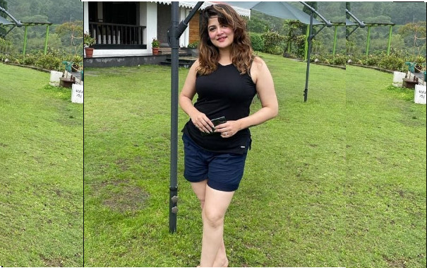 নতুন প্রেমিককে অনেক দামী জিনিসটি দিয়ে দিলেন শ্রাবন্তী