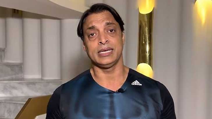 ৯ নম্বরে নামা ‘ব্যাটসম্যানের’ কাছে পাকিস্থানের হারের পর শোয়েবের করা টুইট ভাইরাল