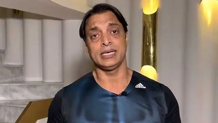 ৯ নম্বরে নামা ‘ব্যাটসম্যানের’ কাছে পাকিস্থানের হারের পর শোয়েবের করা টুইট ভাইরাল