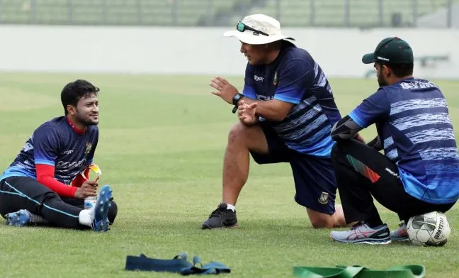 মেহেদি হাসানের ব্যাটিং নিয়ে মন্তব্য করলেন রাসেল ডমিঙ্গো