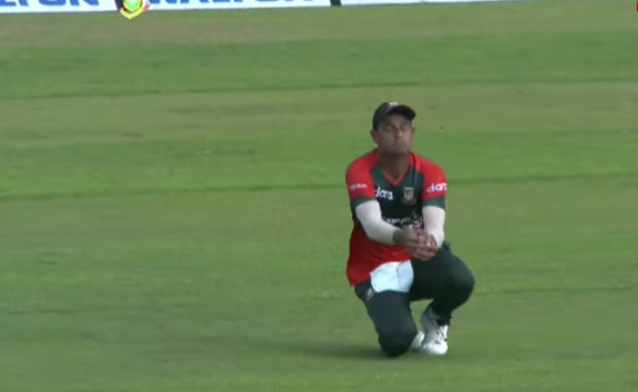 ১০ ওভারেই শেষ ৫ উইকেট,সর্বশেষ স্কোর