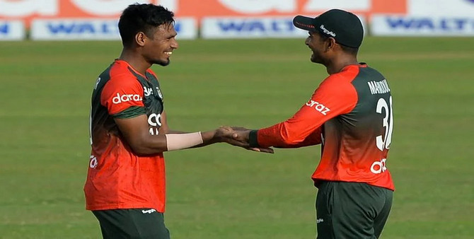 মুস্তাফিজের নো বলের পর যা ভাবছিল অধিনায়ক মাহমুদউল্লাহ