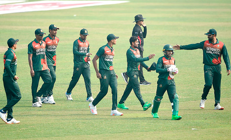বাজে পারফরম্যান্সে ম্যাচ হেরে চতুর্থ টি২০ ম্যাচে কপাল পুড়ছে যার