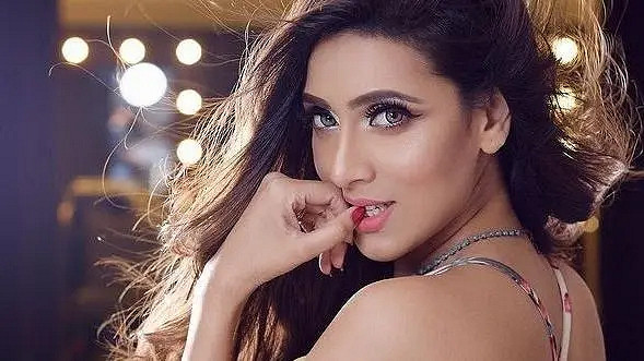 ব্রেকিং নিউজ: বলিউডের সিনেমাই অভিনয়ের সুযোগ পেয়ে ‘না’ বলে দিলেন মিম