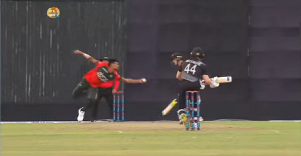 নাসুমের ৪ উইকেটের পর ২ উইকেট নিলেন মুস্তাফিজ,সর্বশেষ স্কোর