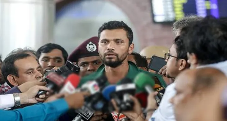 সবার সামনে ক্ষোভ প্রকাশ মাশরাফির