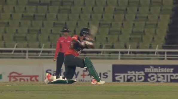 6,6 চলছে আফিফের ঝড়,সর্বশেষ স্কোর