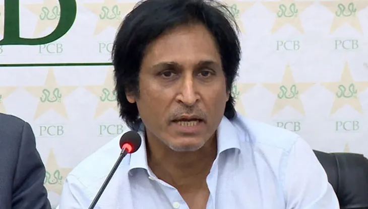 এক ধাক্কায় ক্রিকেটারদের বেতন ২৫০ গুণ বাড়ালেন রমিজ রাজা