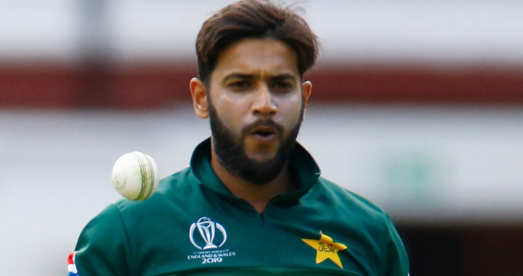 আমিরের পর পিসিবির চুক্তি ফিরিয়ে দিলেন ইমাদ