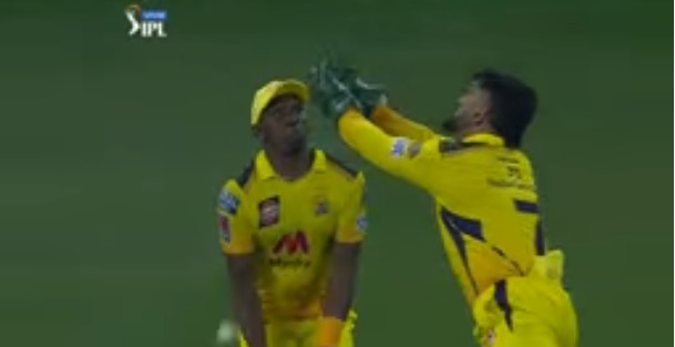 ব্র্যাভোর ওপর রেগে আগুন ধোনি ভিডিওসহ
