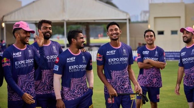 মাঠে নামছে রাজস্থান রয়্যালস,মোস্তাফিজের খেলা না খেলা নিয়ে পাওয়া নতুন খবর