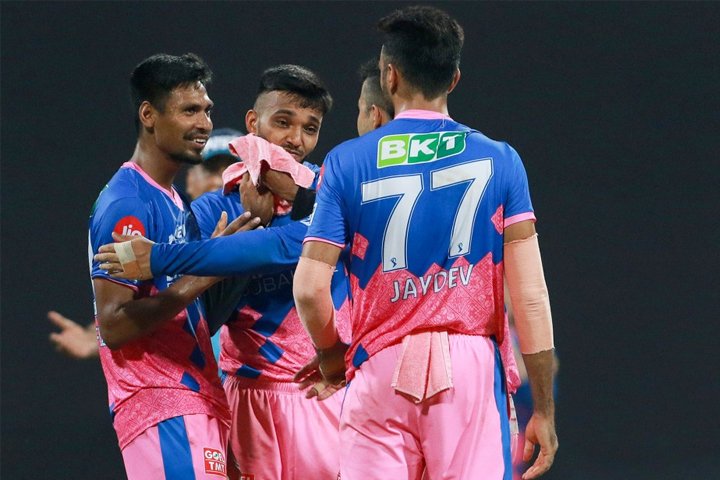 ২২ রানে ২ উইকেট নিয়ে মুস্তাফিজ দলের সেরা বোলার