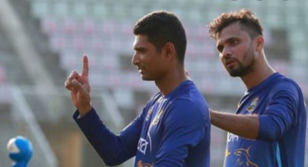 মাশরাফিকে নিয়ে লুকিয়ে রাখা সত্য কথাগুলো প্রকাশ করলেন মাহমুদউল্লাহ