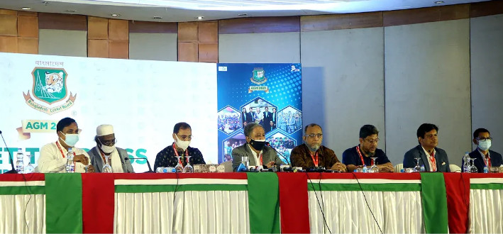 বিসিবি নির্বাচনে বাজিমাত করে সবাইকে তাক লাগালেন খালেদ মাহমুদ সুজন