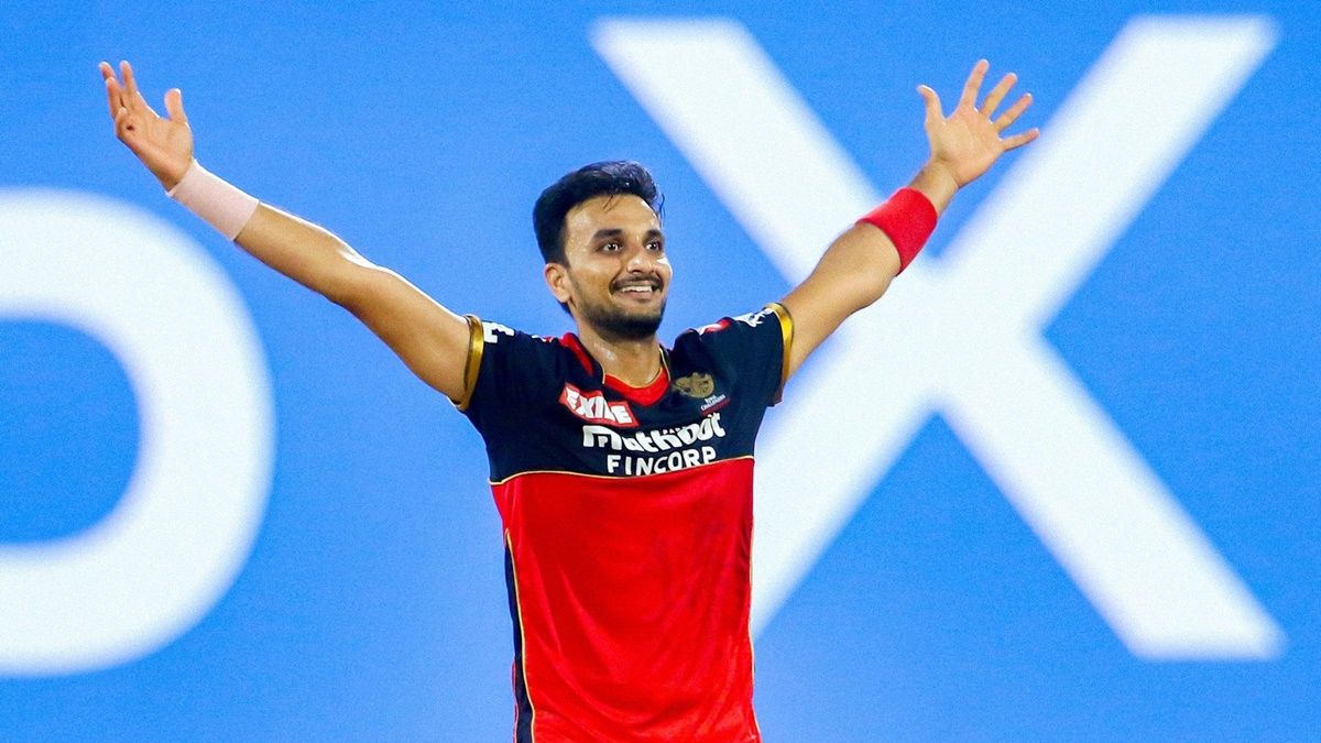১ ম্যাচেই আইপিএলের ১৪ বছেরর ইতিহাস পাল্টে দিলেন হার্শাল প্যাটেল, করলেন ৩টি সর্বকালীন রেকর্ড