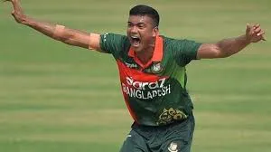 আউট,আউট,আউট, শুরুতেই উইকেট তুলে নিলেন তাসকিন, দেখেনিন সর্বশেষ স্কোর