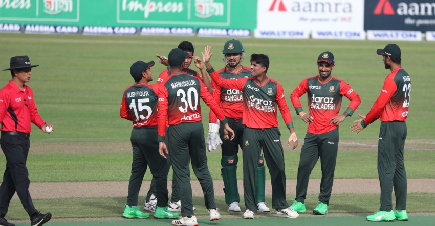 টাইগারদের বোলিং তোপে দিশেহারা শ্রীলঙ্কা, দেখেনিন সর্বশেষ স্কোর