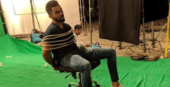 যে কারনে দড়ি দিয়ে বাঁধা হলো কোহলিকে নিজের টুইটারে জানালেন কষ্টের কথা