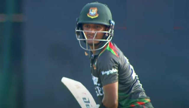 ৪,৪,৪,৪,৪,৪,৪,৪,৪ ব্যাটিং তান্ডবে বড় লজ্জা থেকে বাঁচলো বাংলাদেশ