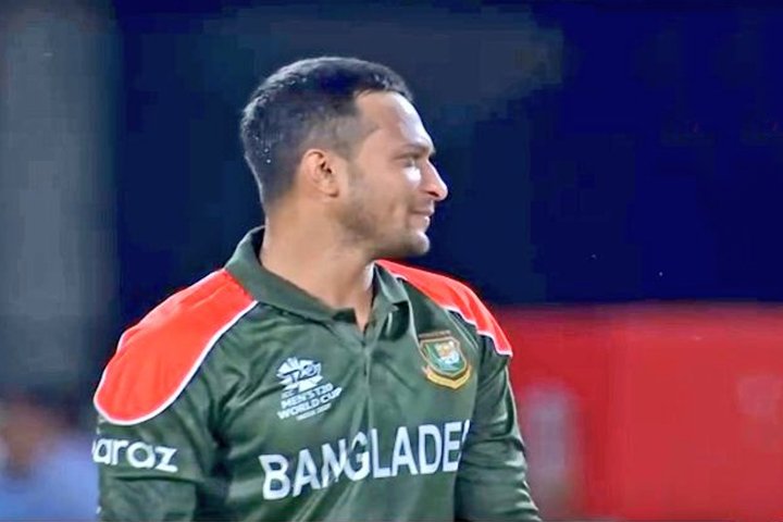 উইকেট আর উইকেট, উইকেটের বন্যায় বিশ্বরেকর্ড গড়লেন সাকিব