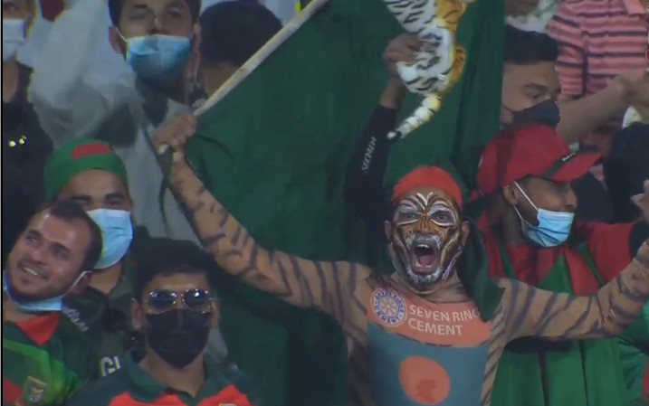১৯ ওভারের খেলা শেষ,দেখেনিন সর্বশেষ স্কোর