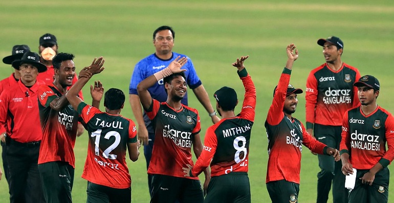 মাঠে নামার আগেই বাংলাদেশকে সাবধান করে দিলেন : ওমানের অলরাউন্ডার