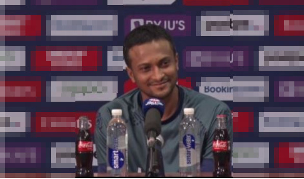 হাসির ছলে সাংবাদিকদের কড়া জবাব দিলেন সাকিব