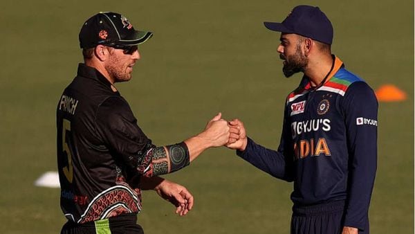 হাড্ডাহাড্ডি লড়াইয়ে শেষ হলো ভারত ও অস্ট্রেলিয়ার ম্যাচ