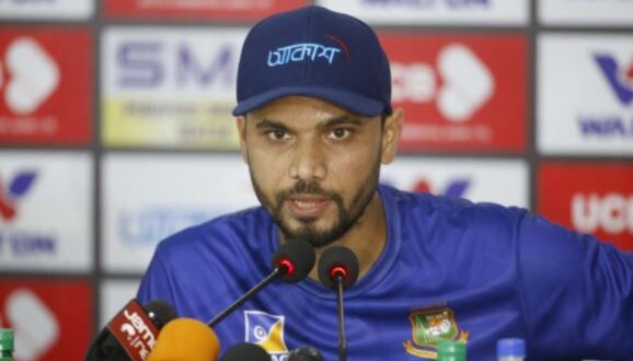 তোমাদের ভালোবাসে বলেই সবাই এতো কথা বলে : মাশরাফি