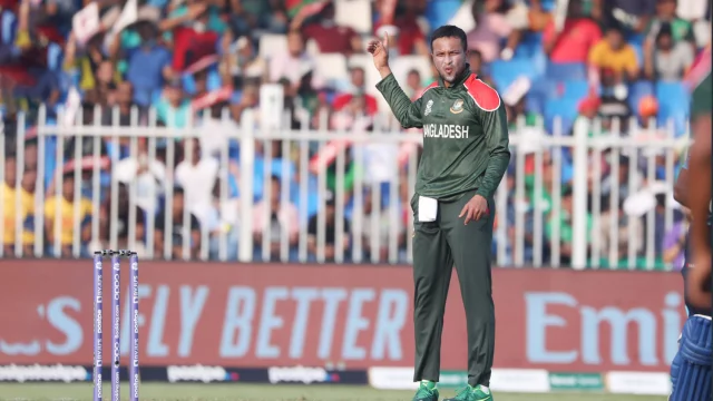 আবারও শীর্ষস্থান পুনরুদ্ধার করলেন সাকিব