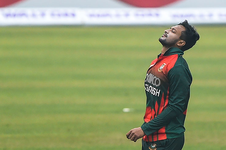 ৪র্থ বোলার হিসেবে ইতিহাস গড়লেন সাকিব
